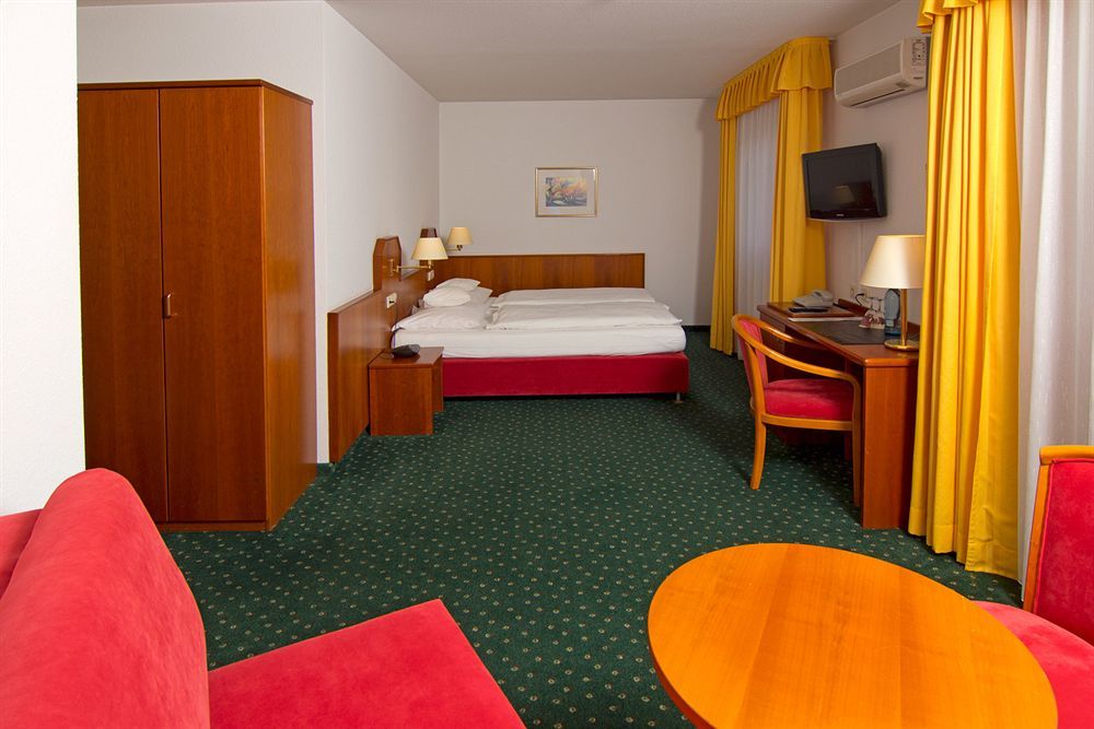 Hotel Engelhorn Leimen  Exterior photo