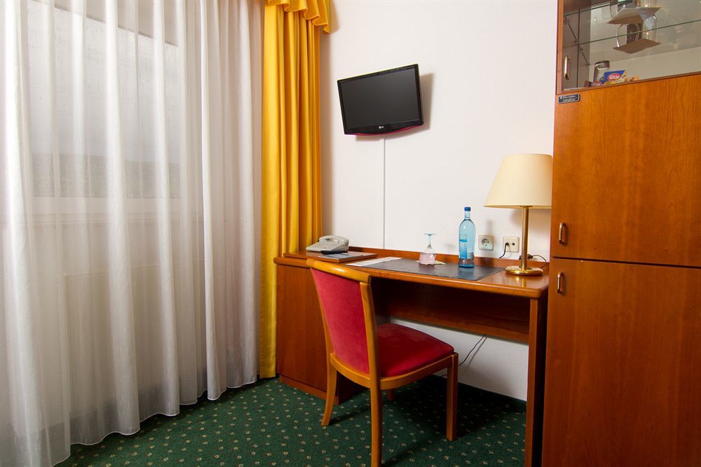 Hotel Engelhorn Leimen  Exterior photo